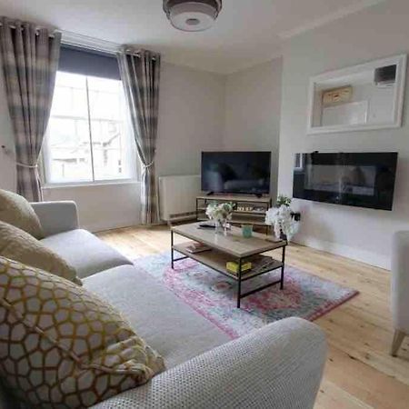 Bakewell- Super Central 2 Bed Apartment Екстер'єр фото