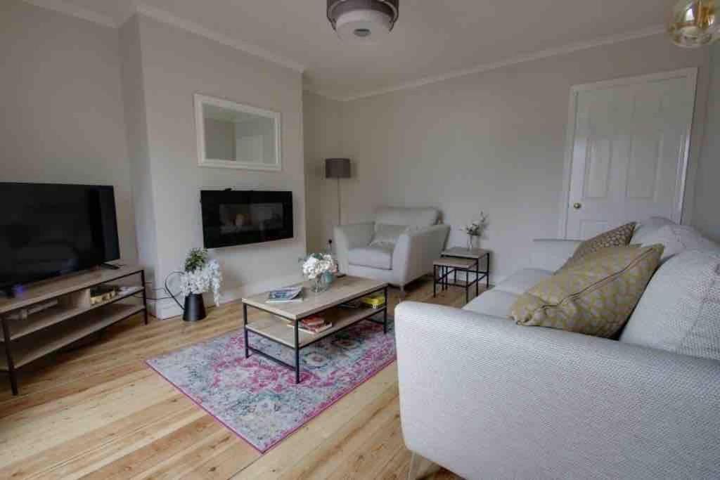 Bakewell- Super Central 2 Bed Apartment Екстер'єр фото